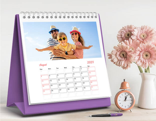 Wood easels for personalized desktop calendar - Get-Noted!